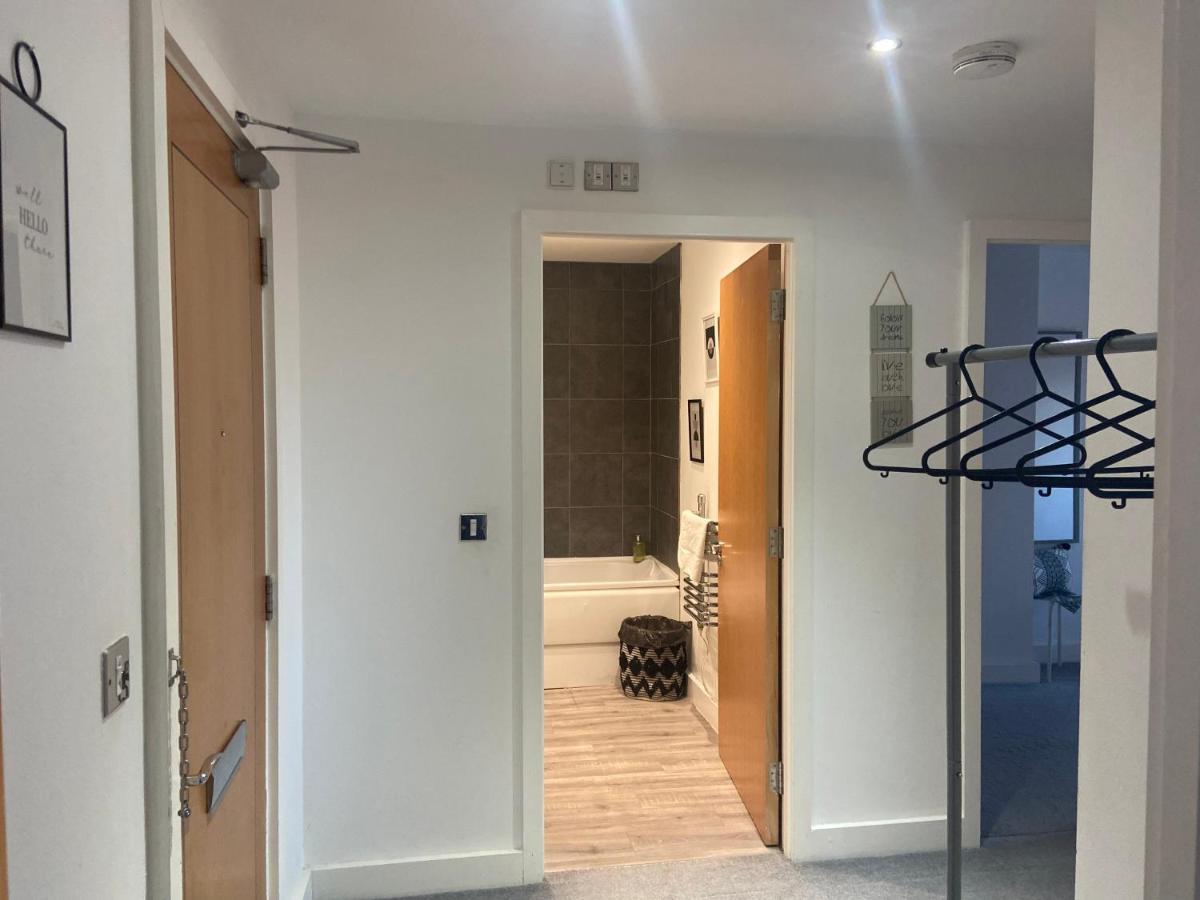 2 Bedroom Near Ocean Village Marina Port Apartment Southampton Zewnętrze zdjęcie
