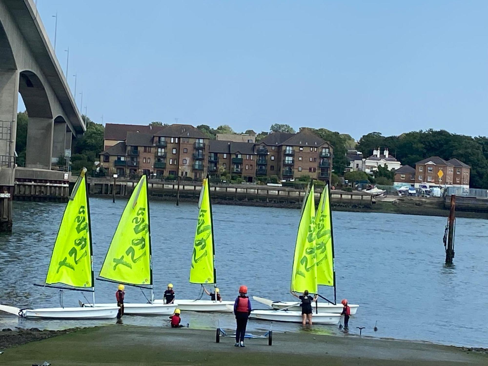 2 Bedroom Near Ocean Village Marina Port Apartment Southampton Zewnętrze zdjęcie
